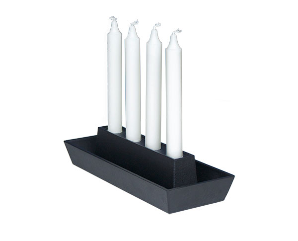 Adventsljusstake - Carina Ahlburg Design http://www.carinaahlburg.com/wp-content/uploads/2014/12/svart_web.jpgAdventsljusstake - Carina Ahlburg Design